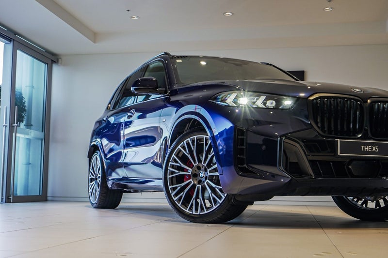 2026 BMW X5 xDrive30d image 2