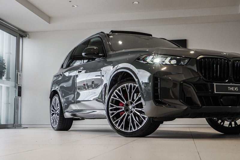 2026 BMW X5 xDrive30d image 2