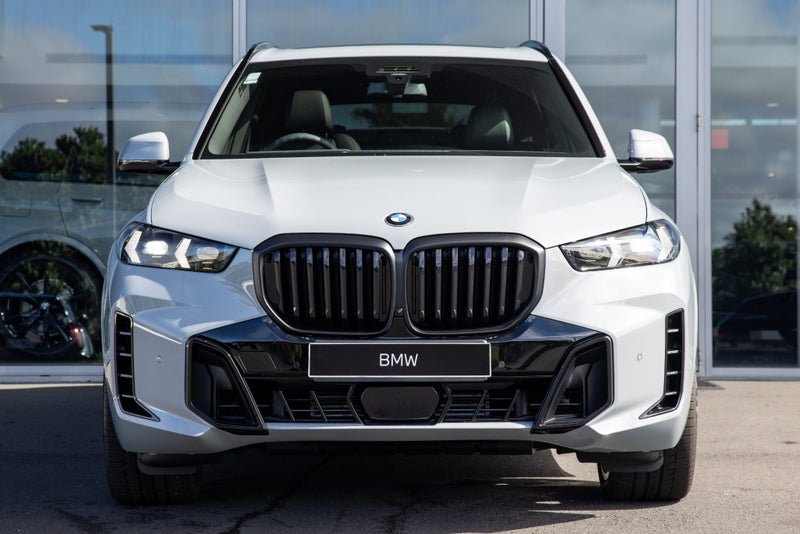 2026 BMW X5 xDrive30d image 2