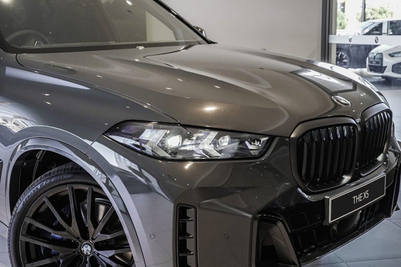 2026 BMW X5 xDrive30d image 3