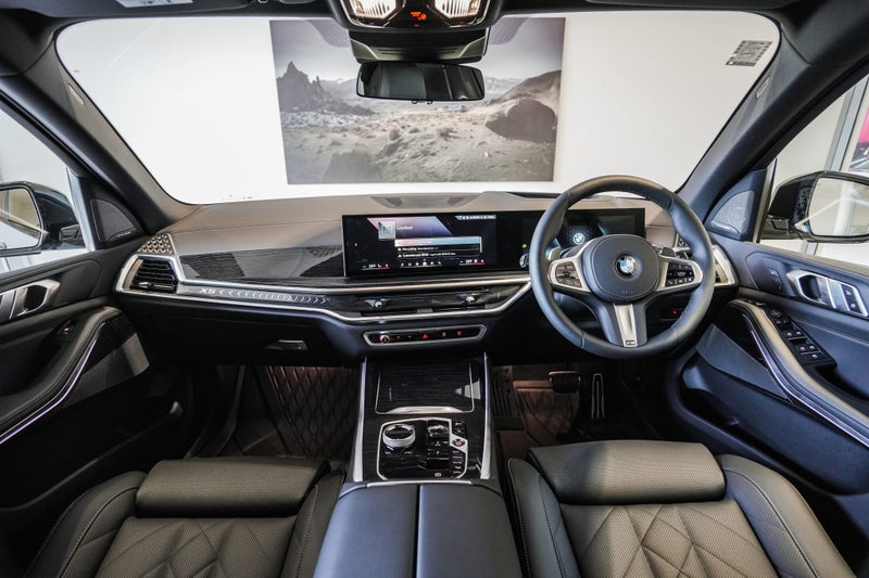 2026 BMW X5 xDrive30d image 2