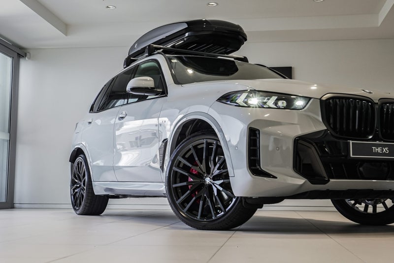 2026 BMW X5 xDrive30d image 4