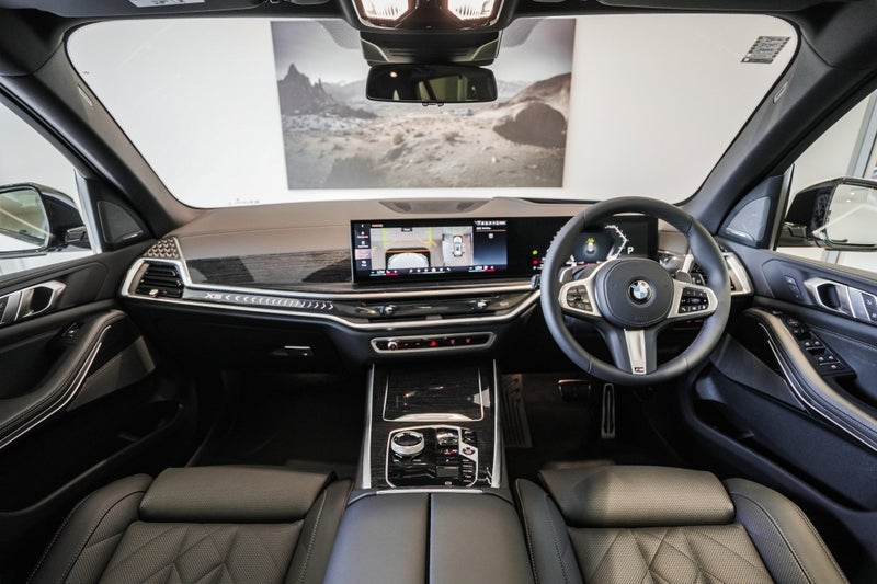 2026 BMW X5 xDrive30d image 3