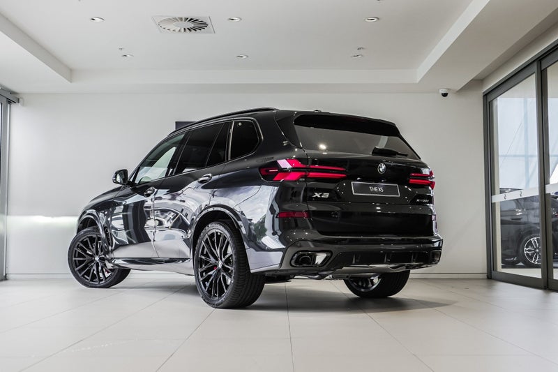 2026 BMW X5 xDrive30d image 2