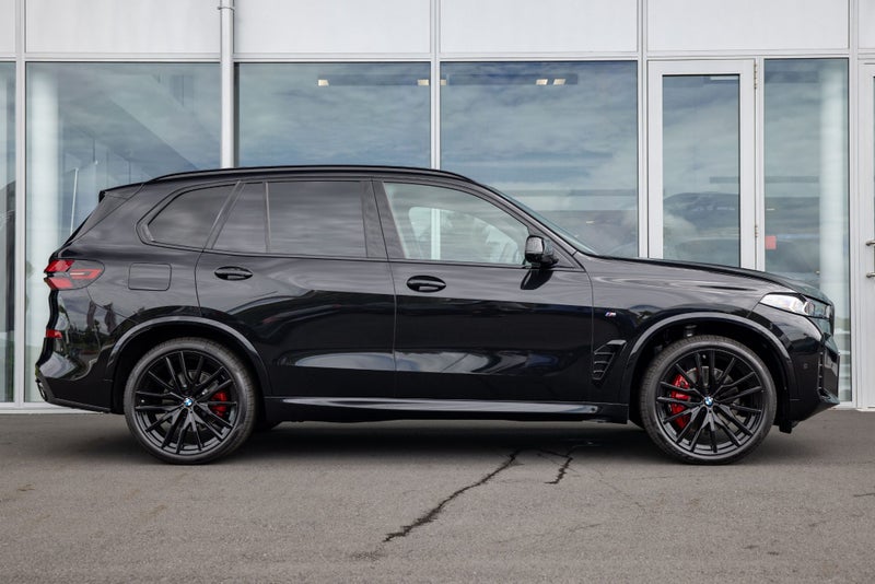 2026 BMW X5 xDrive30d image 3