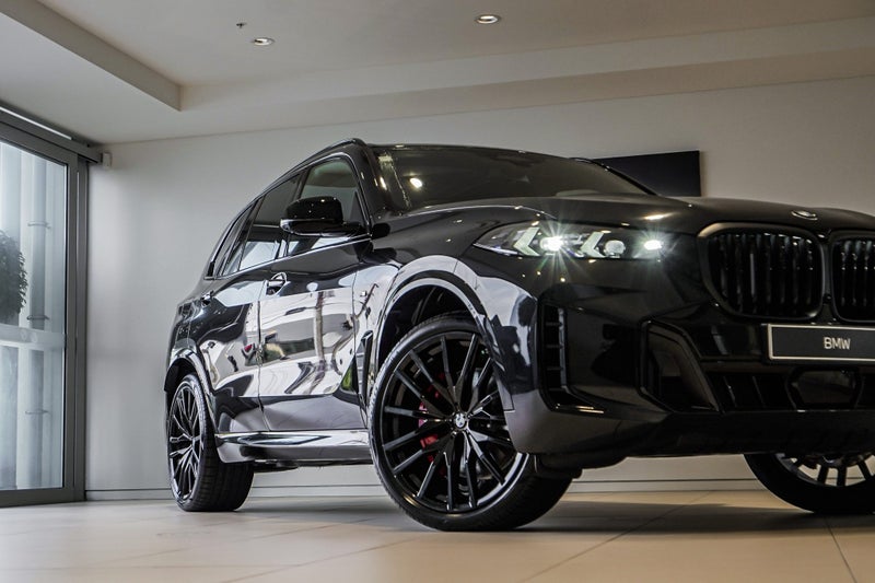 2026 BMW X5 xDrive30d image 2