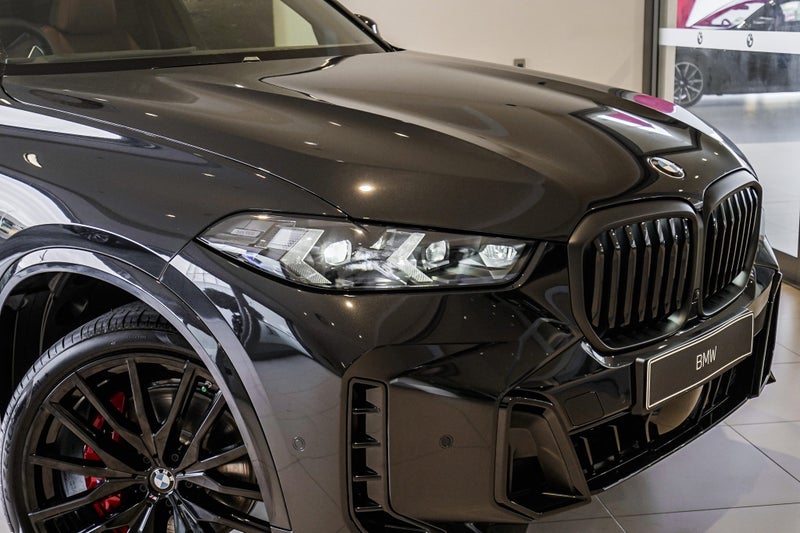 2026 BMW X5 xDrive30d image 3