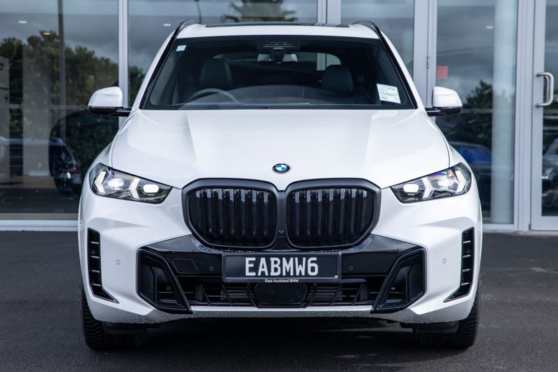 2026 BMW X5 xDrive30d image 2