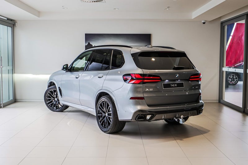 2026 BMW X5 xDrive30d image 2