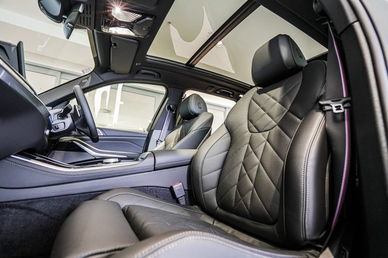 2026 BMW X5 xDrive30d image 4