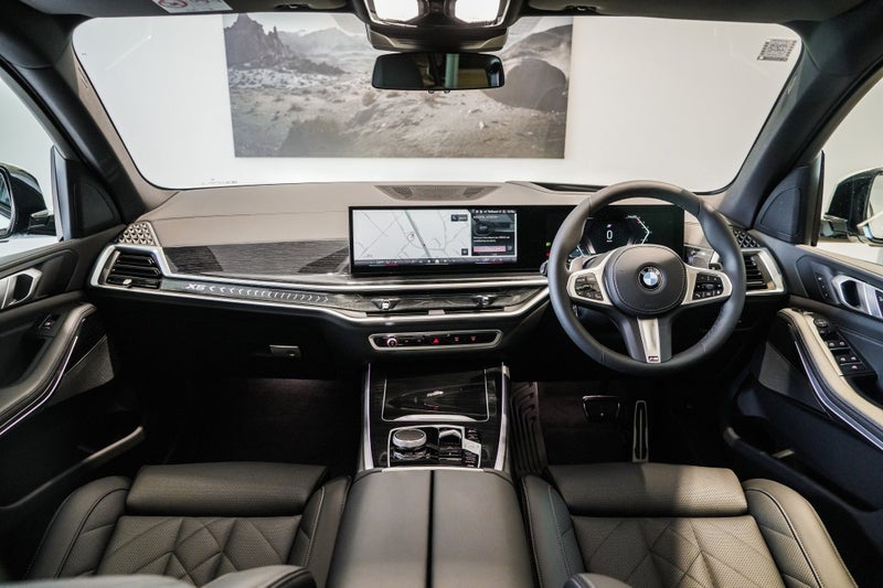 2026 BMW X5 xDrive30d image 3