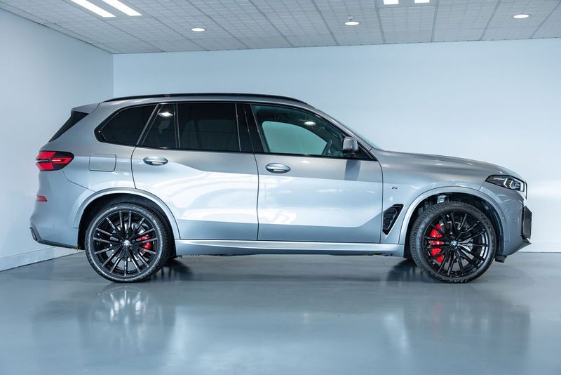 2026 BMW X5 Xdrive30d image 3