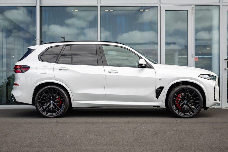 2026 BMW X5 xDrive30d image 4