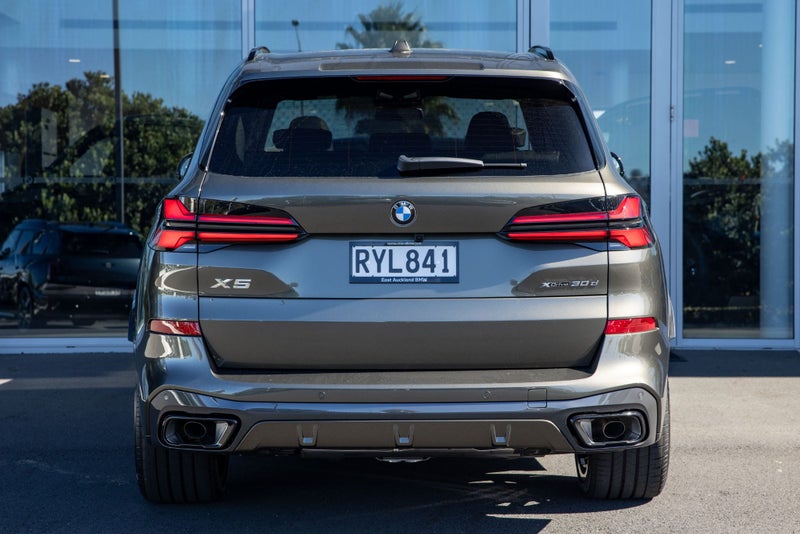 2026 BMW X5 xDrive30d image 4