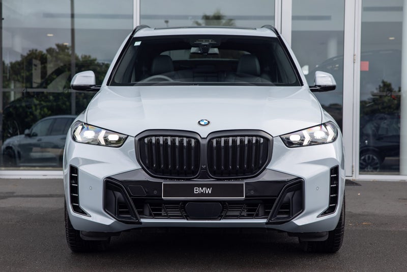 2026 BMW X5 xDrive30d image 2