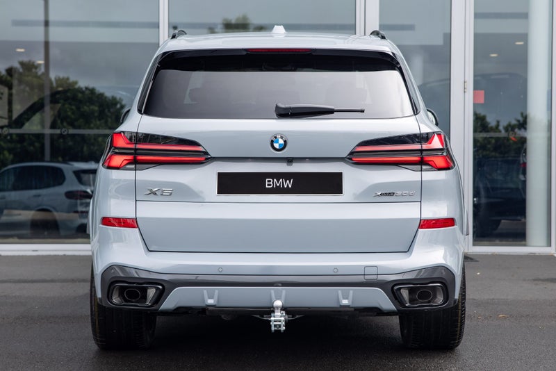 2026 BMW X5 xDrive30d image 3