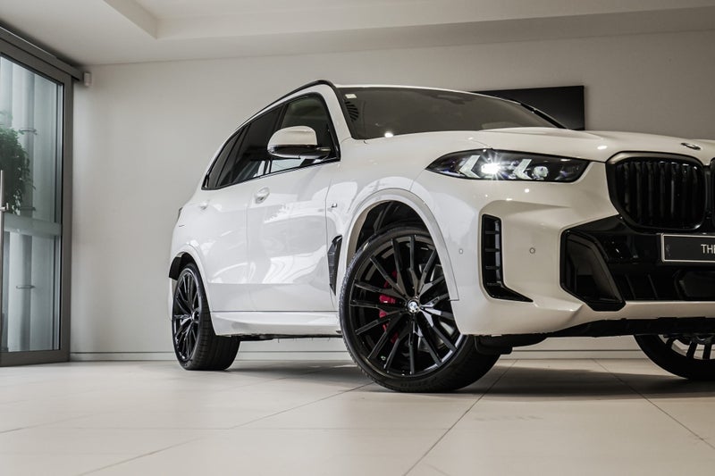 2026 BMW X5 xDrive30d image 2