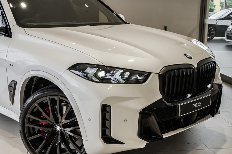 2026 BMW X5 xDrive30d image 3