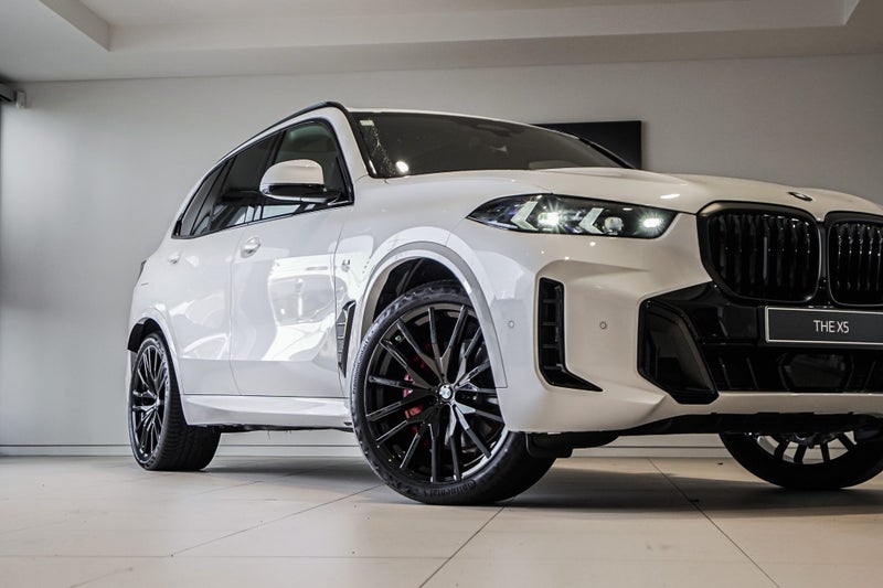 2026 BMW X5 xDrive30d image 2