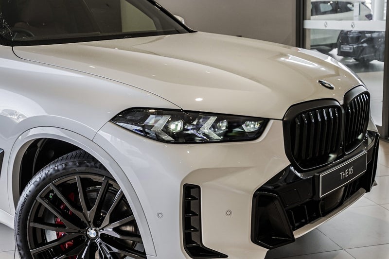 2026 BMW X5 xDrive30d image 3