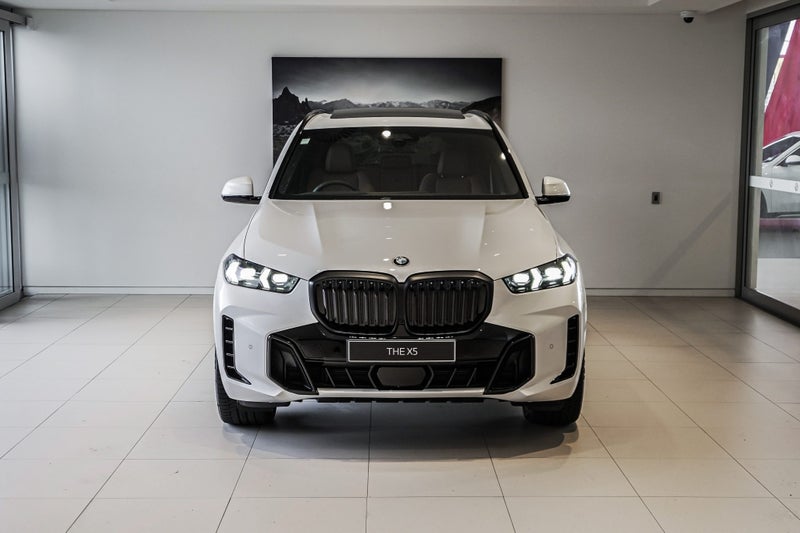 2026 BMW X5 xDrive30d image 4
