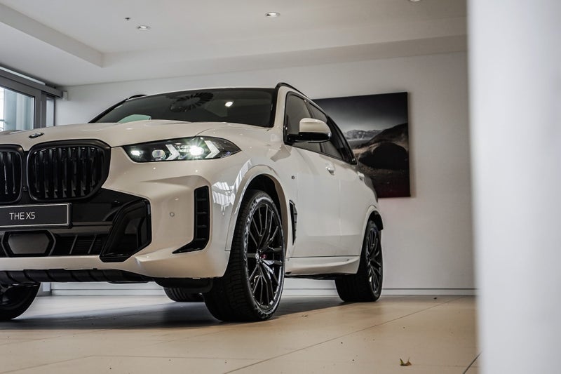2026 BMW X5 xDrive30d image 5