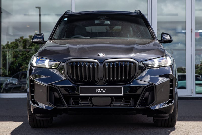 2026 BMW X5 xDrive30d image 2