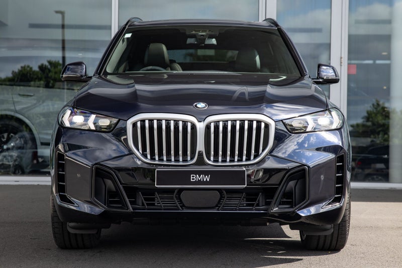 2026 BMW X5 xDrive30d image 2