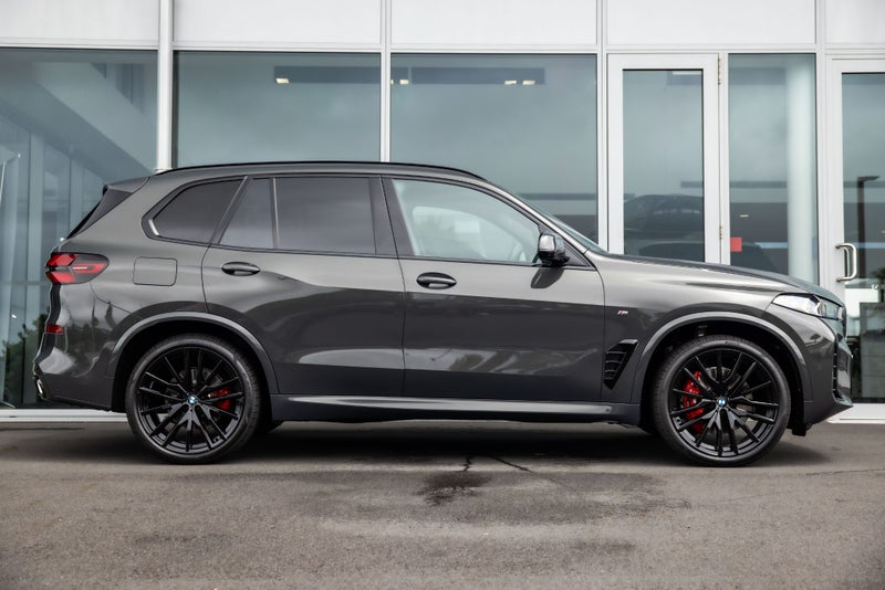 2026 BMW X5 xDrive30d image 4