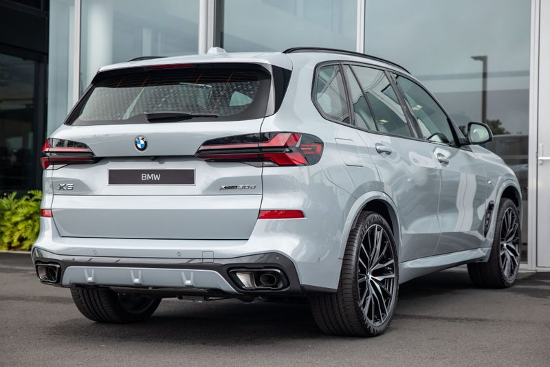 2026 BMW X5 xDrive30d image 4