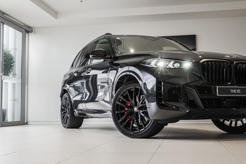 2026 BMW X5 xDrive30d image 2