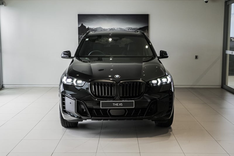 2026 BMW X5 xDrive30d image 3