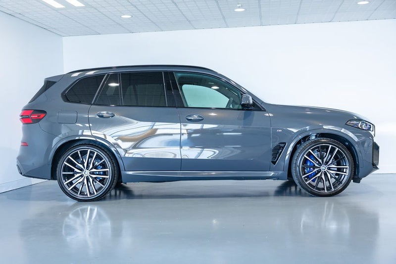 2026 BMW X5 xDrive30d M-Sport image 2