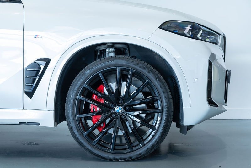 2026 BMW X5 xDrive30d M-Sport Pro image 2