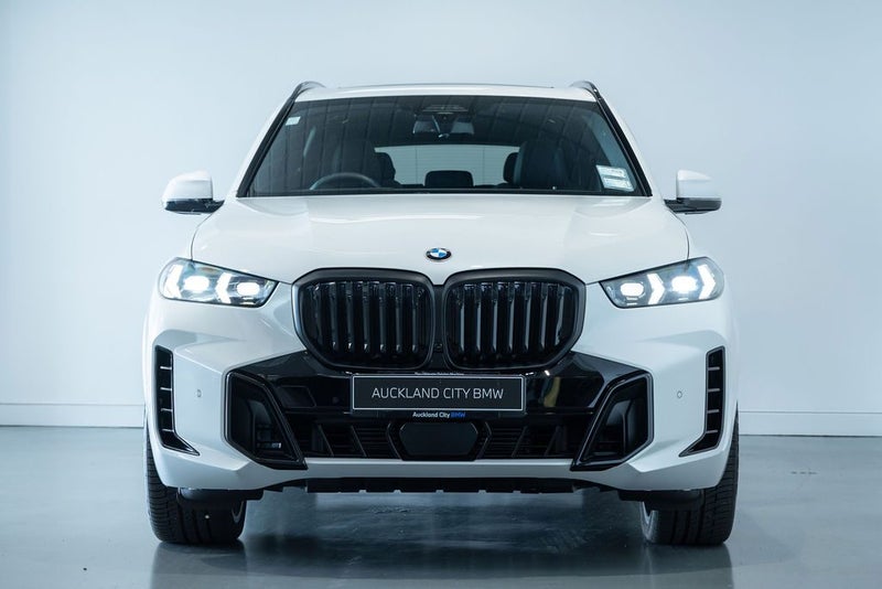 2026 BMW X5 xDrive30d M-Sport Pro image 5