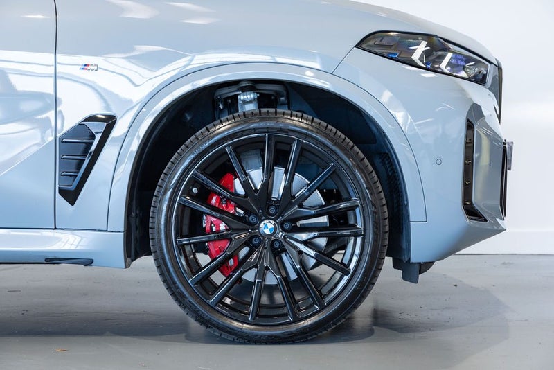 2026 BMW X5 xDrive30d M-Sport Pro image 2