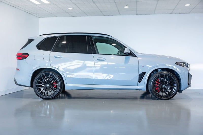 2026 BMW X5 xDrive30d M-Sport Pro image 5