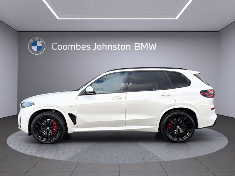 2026 BMW X5 xDrive30d + Sport Collection image 3