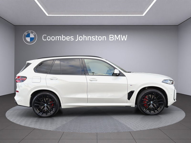 2026 BMW X5 xDrive30d + Sport Collection image 4