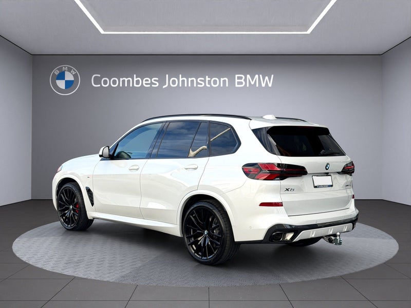 2026 BMW X5 xDrive30d + Sport Collection image 5