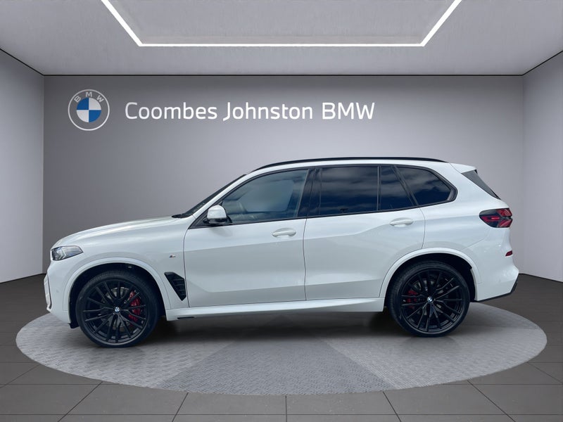 2026 BMW X5 xDrive30d Sport Collection image 3