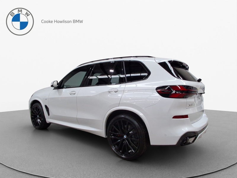 2026 BMW X5 xDrive30d Sport Collection image 5