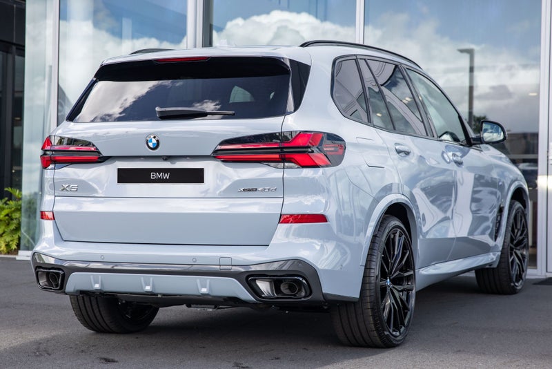 2026 BMW X5 xDrive40d image 3