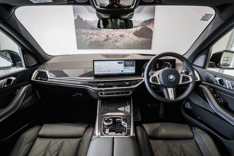 2026 BMW X5 xDrive50e image 3
