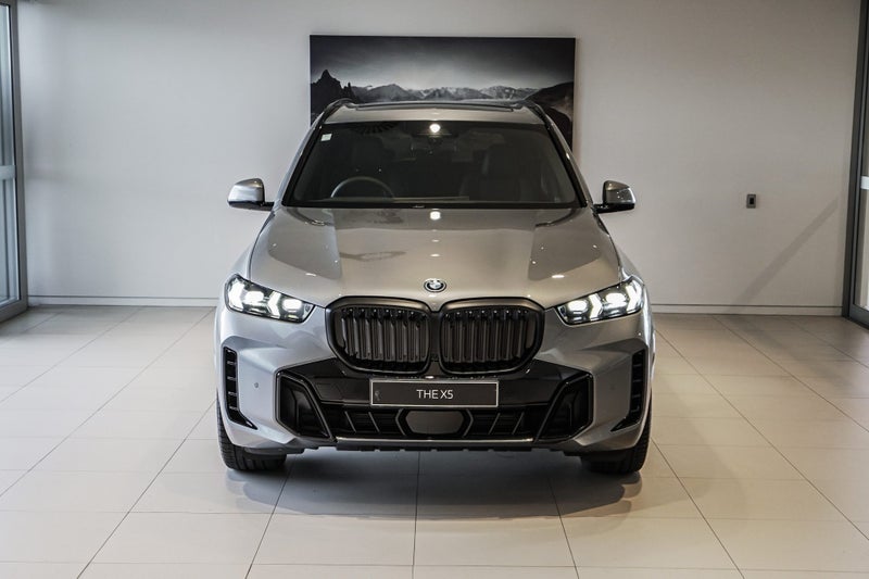2026 BMW X5 xDrive50e image 4