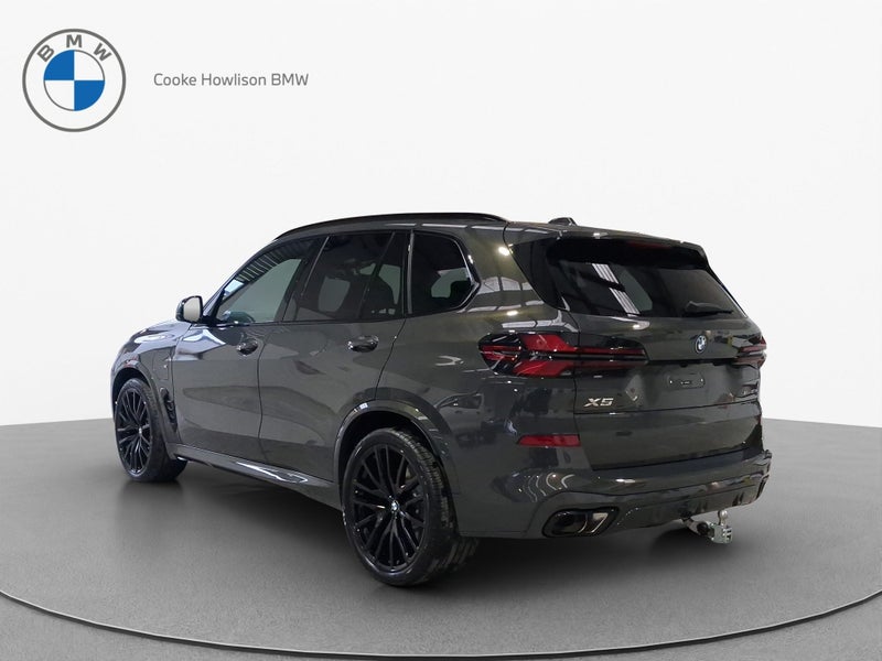 2026 BMW X5 xDrive50e M Sport image 5