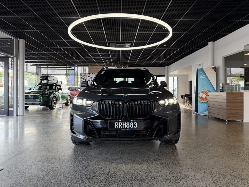 2026 BMW X5 xDrive50e PhEV Innovations & M Spor... image 2