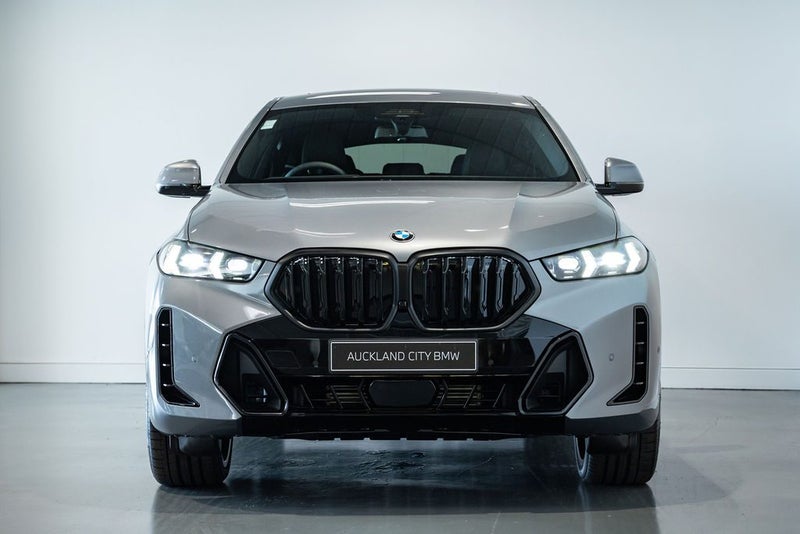2026 BMW X6 xDdrive 30d image 2