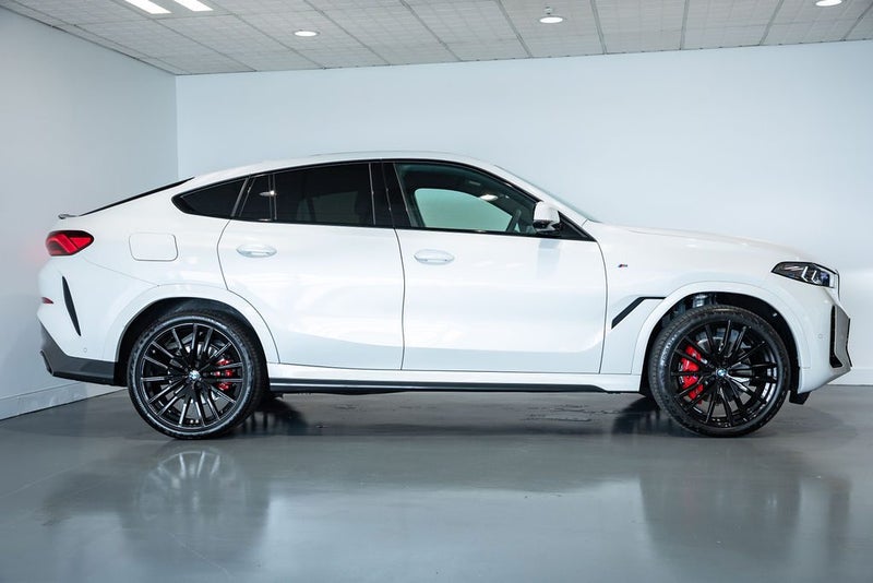 2026 BMW X6 xDrive 30d image 2