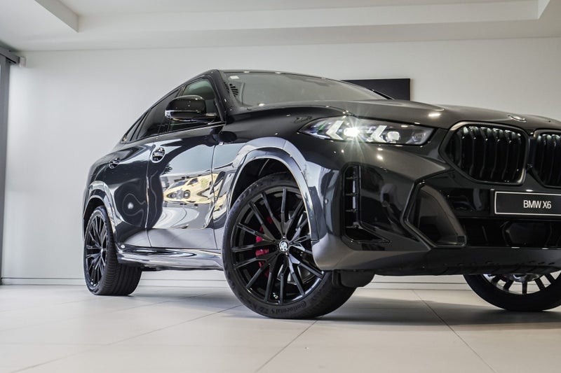 2026 BMW X6 xDrive30d image 2